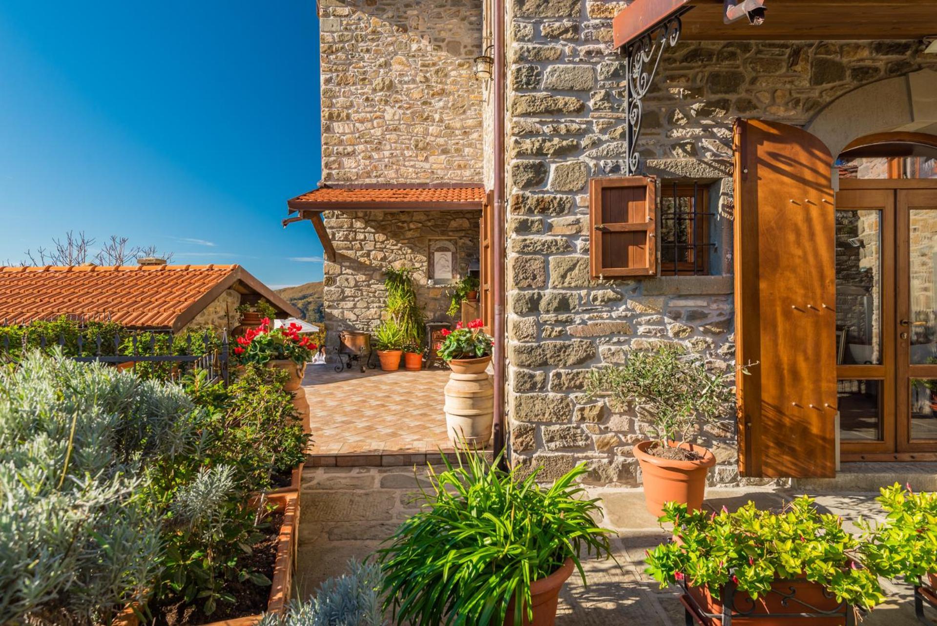 Vivi Luxury Country House Comano  Exterior photo