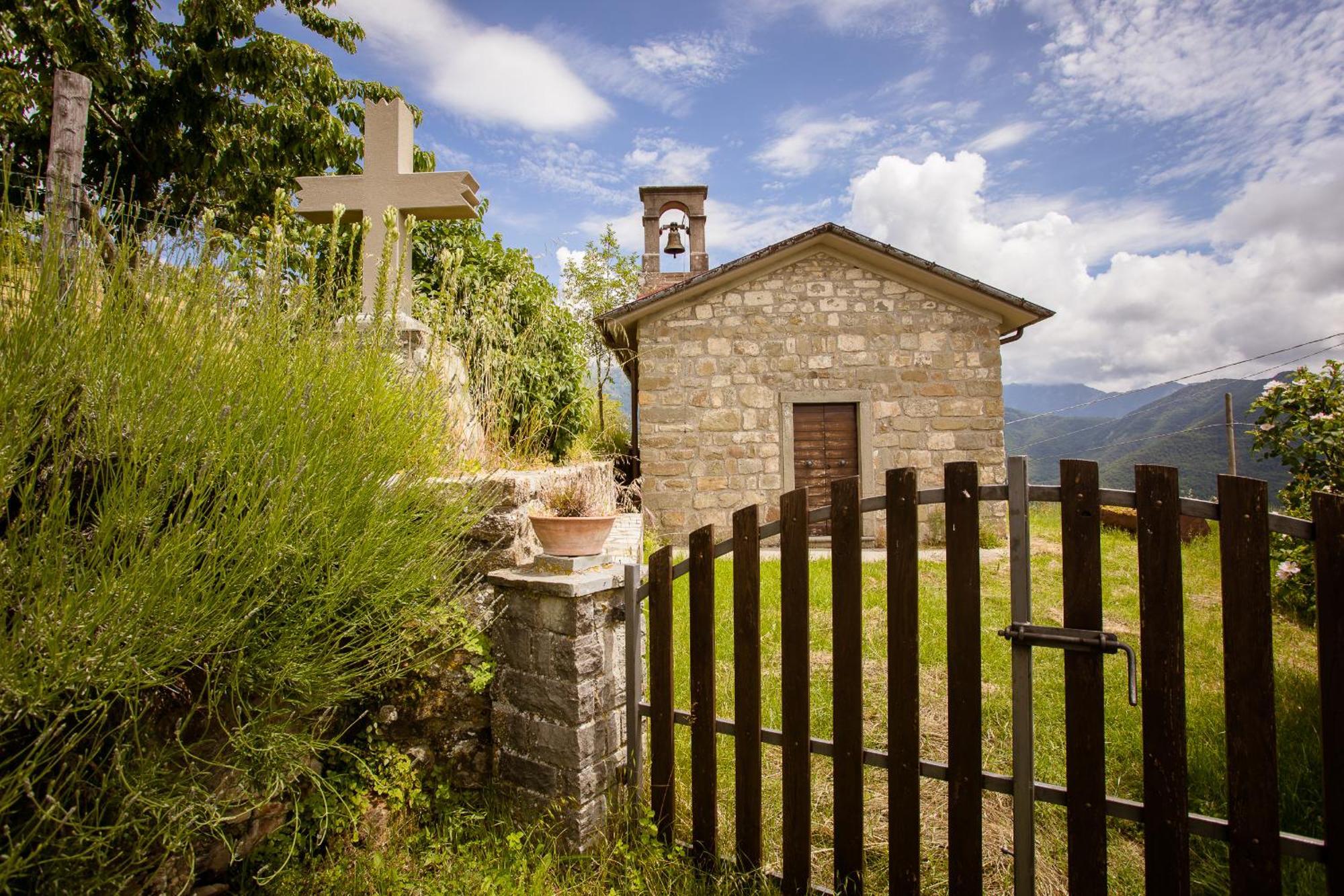 Vivi Luxury Country House Comano  Exterior photo